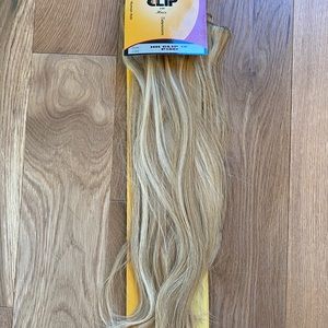 100% Human Hair blonde 18” clip in extensions